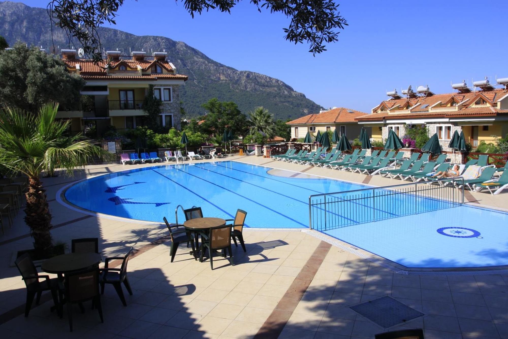 Perdikia Hill Hotel And Villas 올루데니스 외부 사진