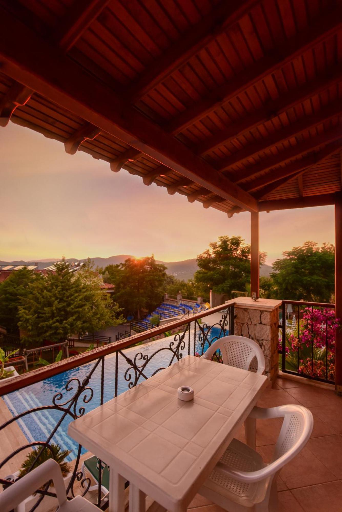 Perdikia Hill Hotel And Villas 올루데니스 외부 사진