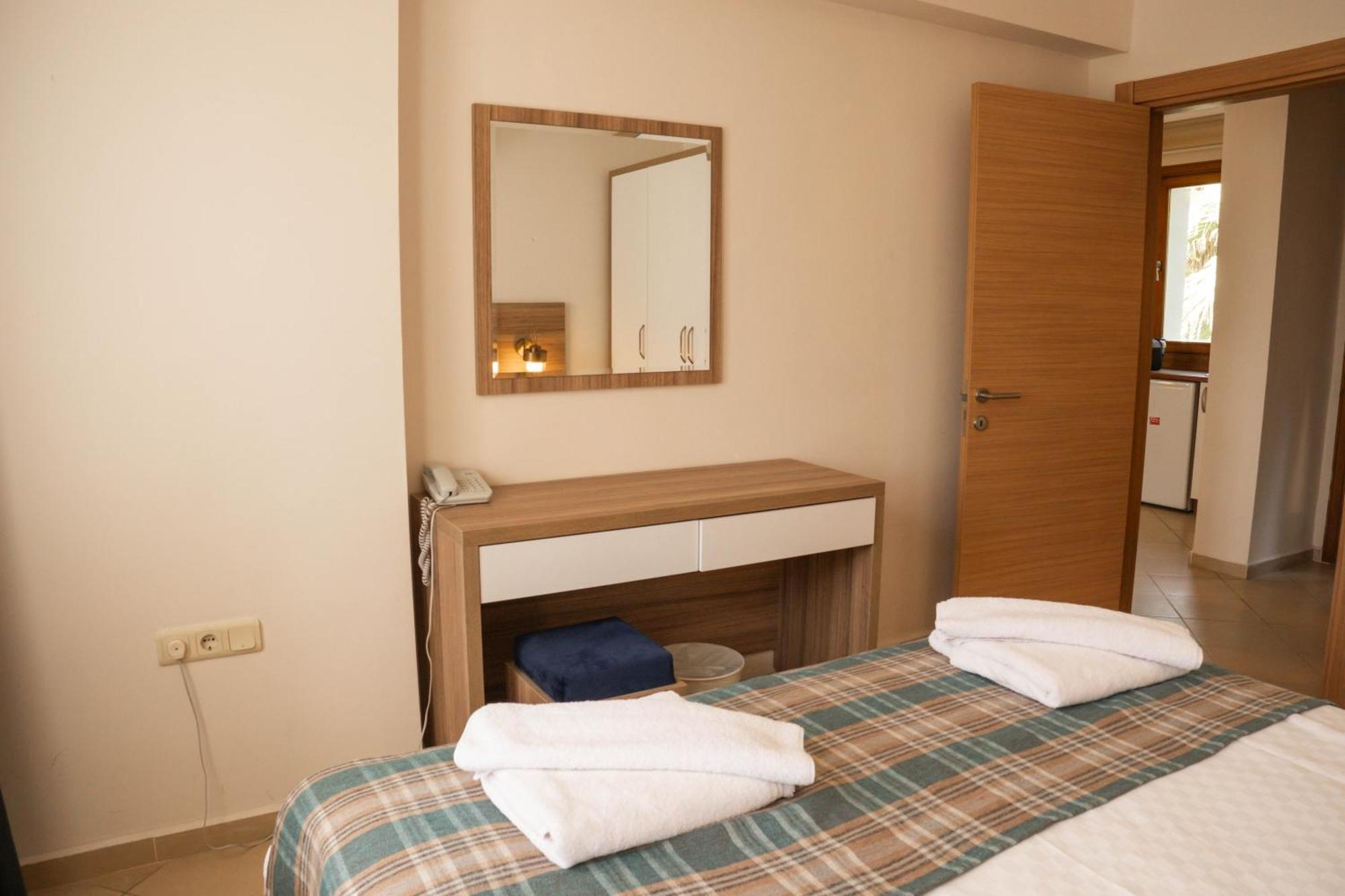 Perdikia Hill Hotel And Villas 올루데니스 외부 사진